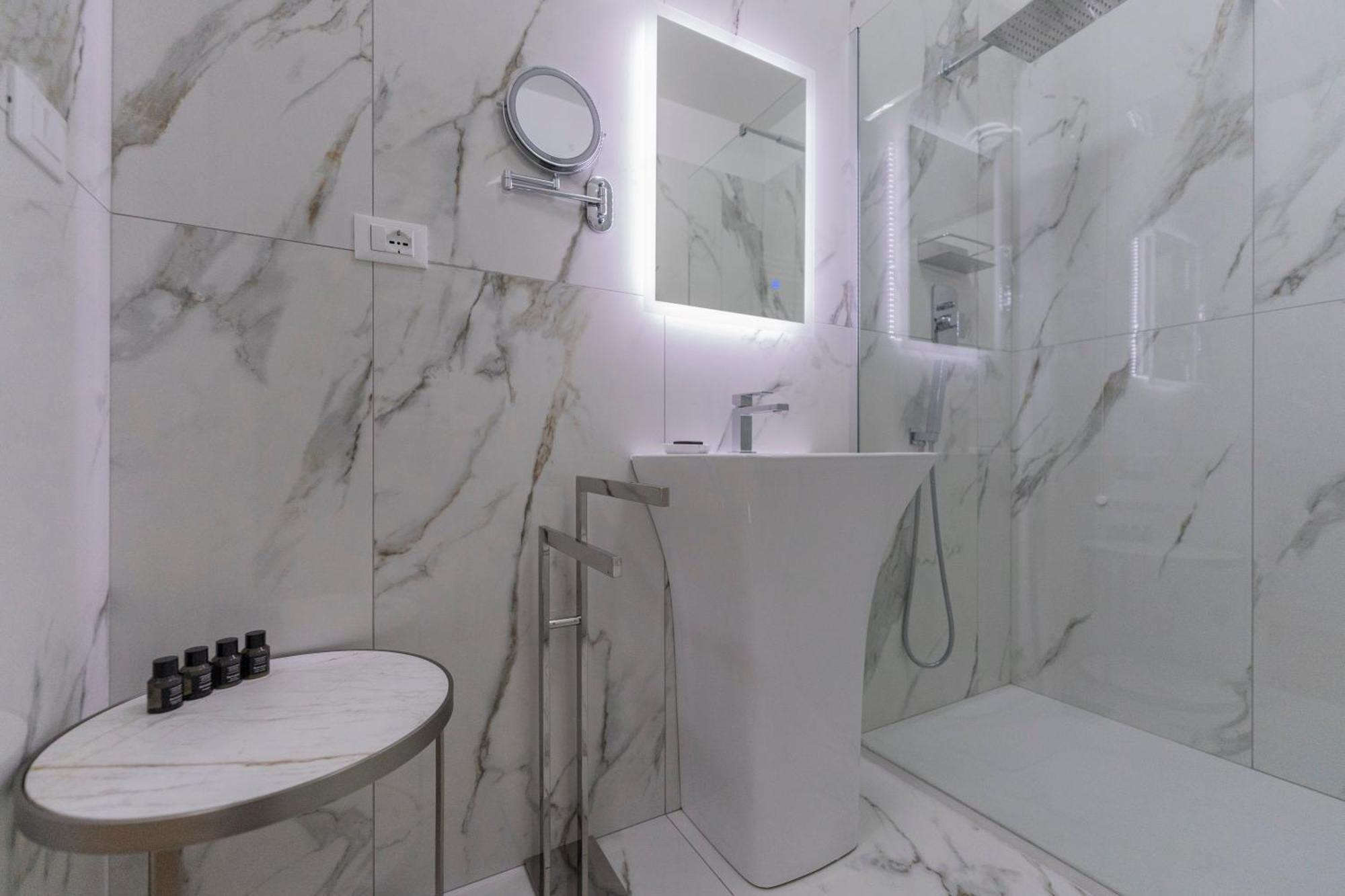 Aldrovandi Luxury Suites And Apartment Bologna Exterior foto